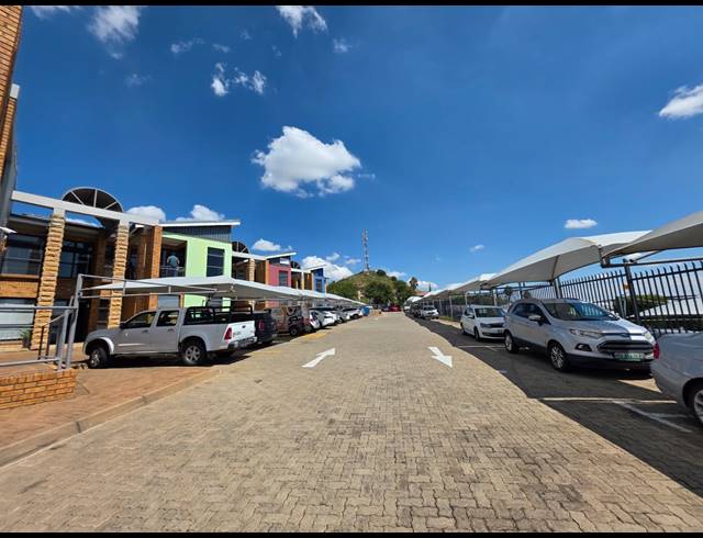 120M² OFFICE TO LET IN LANGENHOVENPARK